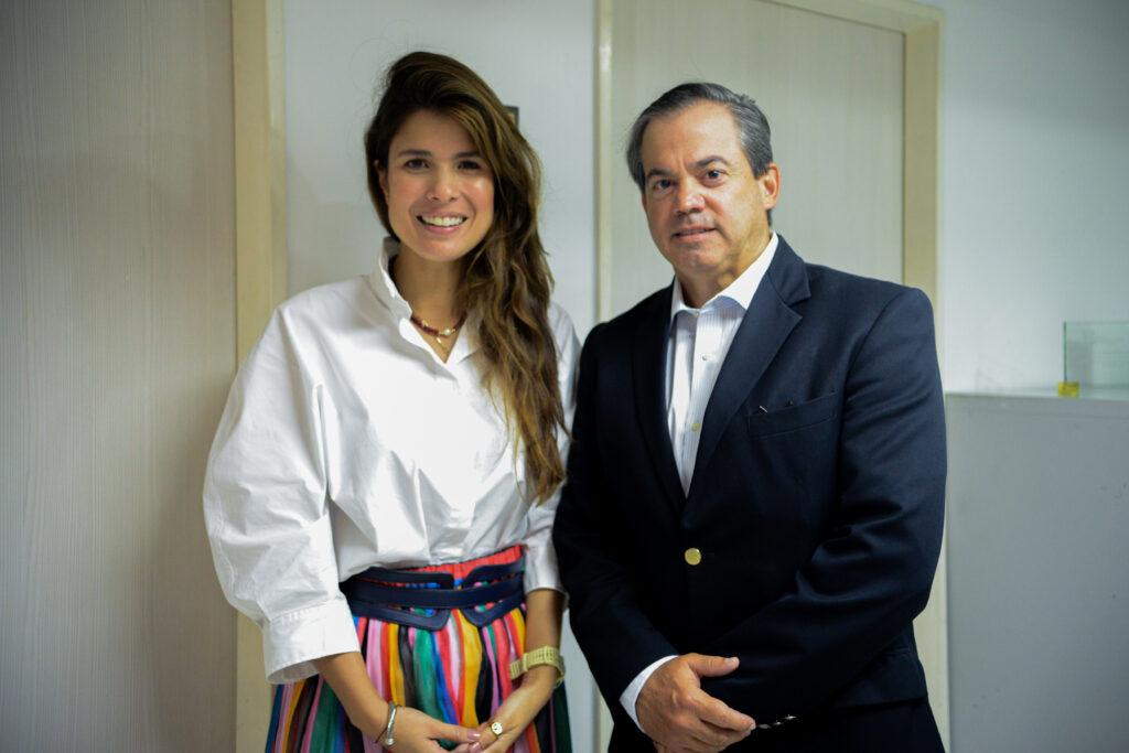 Samantha Contreras, presidenta ejecutiva de la Cámara de Aseguradoras de Venezuela y Fernando Scull, presidente de Cavecose | Foto: AseguraNews