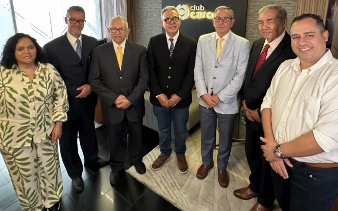 Sociedad Venezolana de Anestesiología y Seguros Caroní