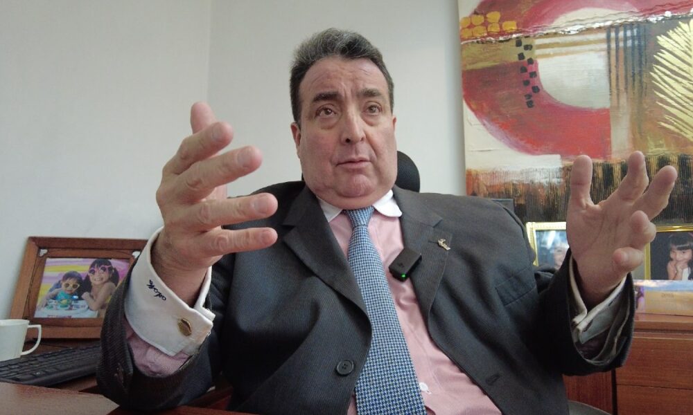 "¿Por qué se ha permitido que cualquiera pueda montar un toldo para vender pólizas RCV?"