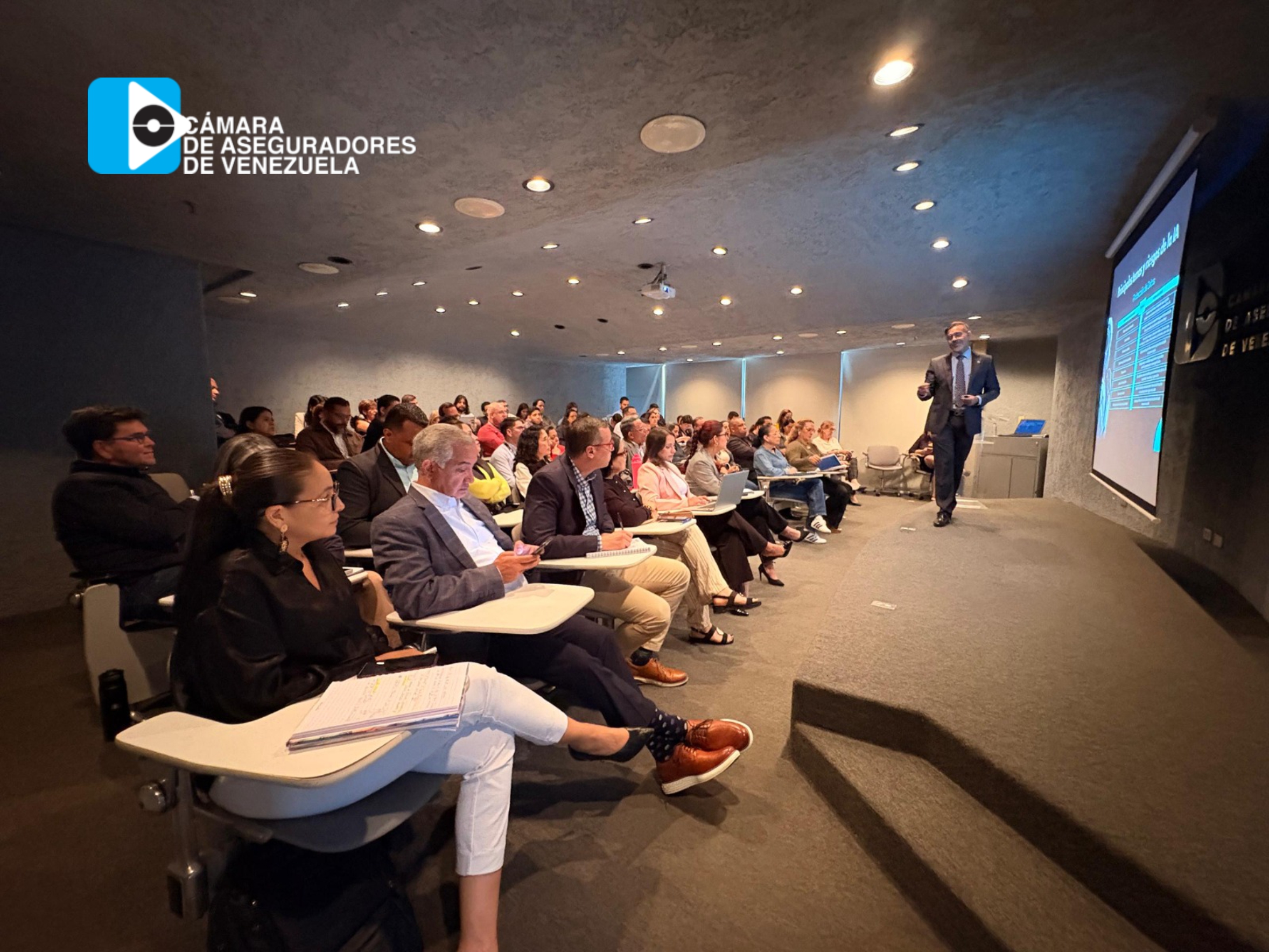 Cámara de Aseguradores primer encuentro de compliance