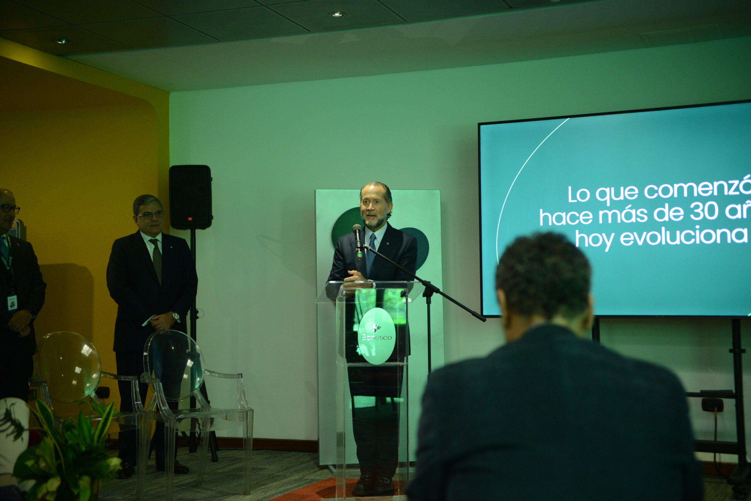 Banesco renueva su imagen